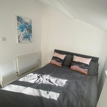 Rhondda Valleys With Breathtaking Riverside Views Llwynypia Exterior foto
